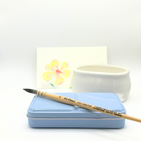 Boîte aquarelle en métal bleu ambiance