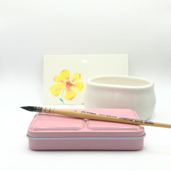Boîte aquarelle en métal rose ambiance