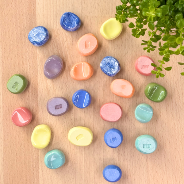 My Rock Way x Gaëlle D Repose-pinceau série Beetle Moon Couleurs disponibles: baleine, cassis, corail, orange, citron, turquoise, sapin, marbre